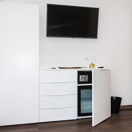 Homy Bnb-3
